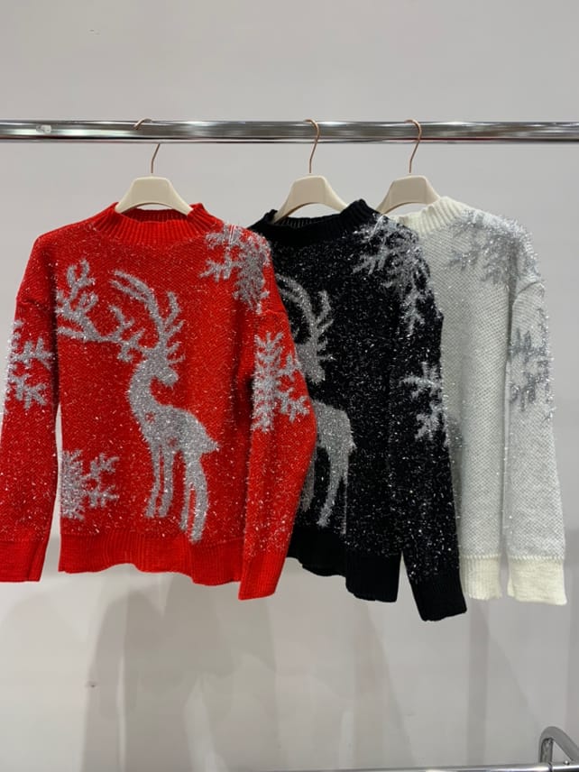 SOFT CHRISTMAS SWEATER WITH REINDEER