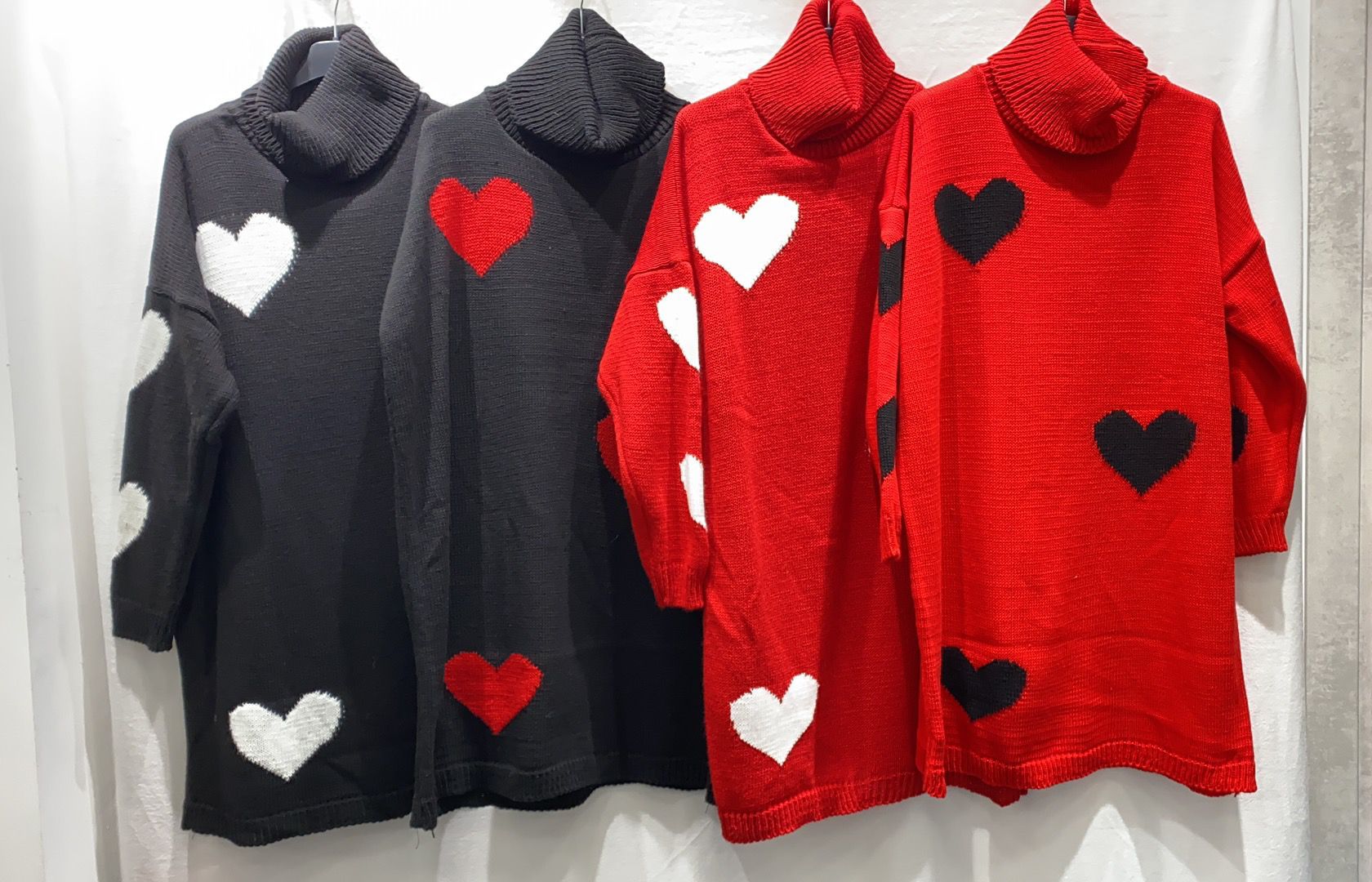 SWEATER DRESS WITH HEART
